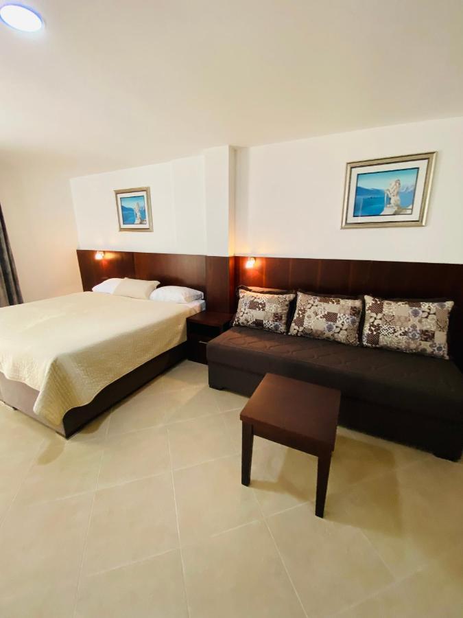Hotel Vienna Herceg Novi Exterior foto